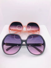 Load image into Gallery viewer, Farrah
